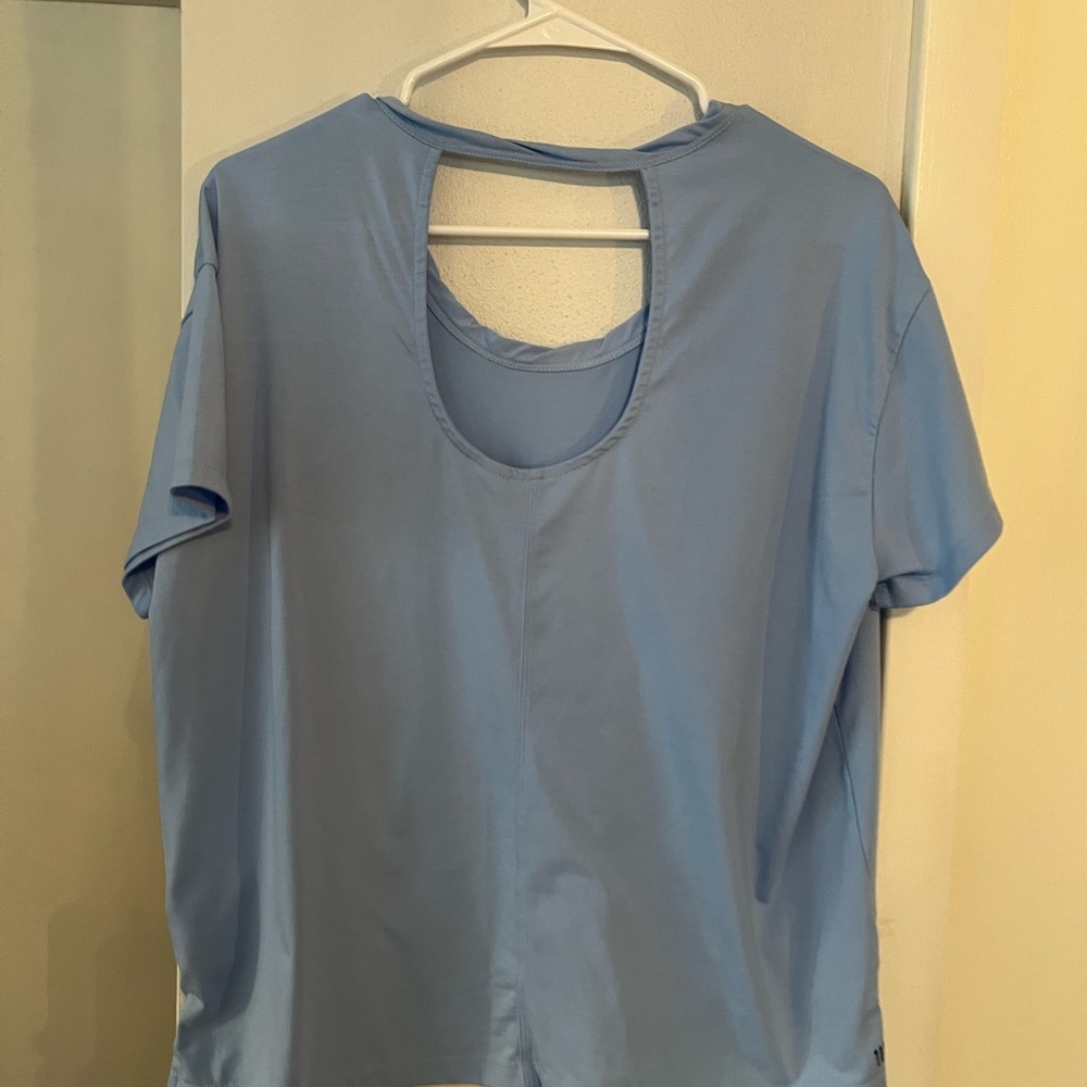 Title Nine women’s Light Blue tee Shirt - large with keyhole back - Picture 7 of 12